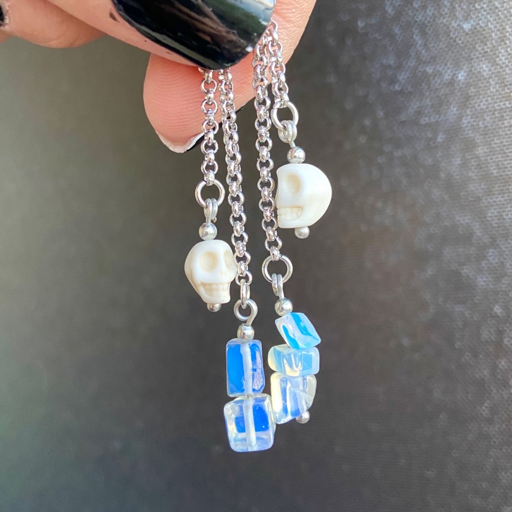 White Skull & opalite stainless steel earrings - Picture 8 of 15